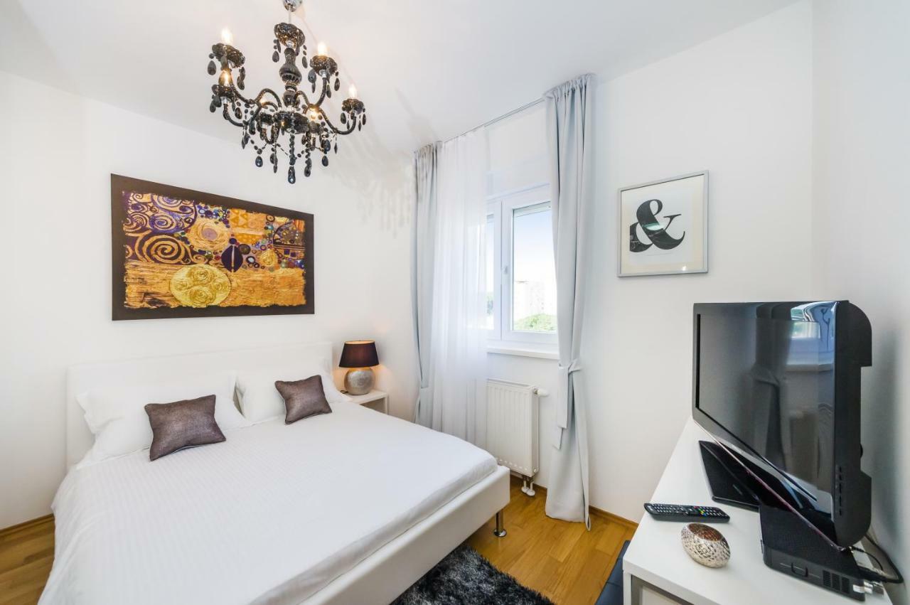 Studio Apartment K & K With Free Garage Zadar Dış mekan fotoğraf